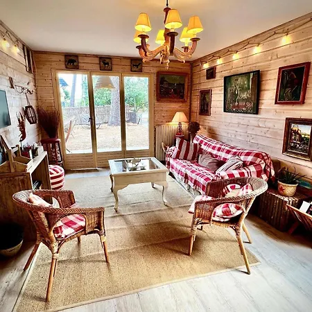 La Maison Des Pins Les Abatilles Ferienhaus